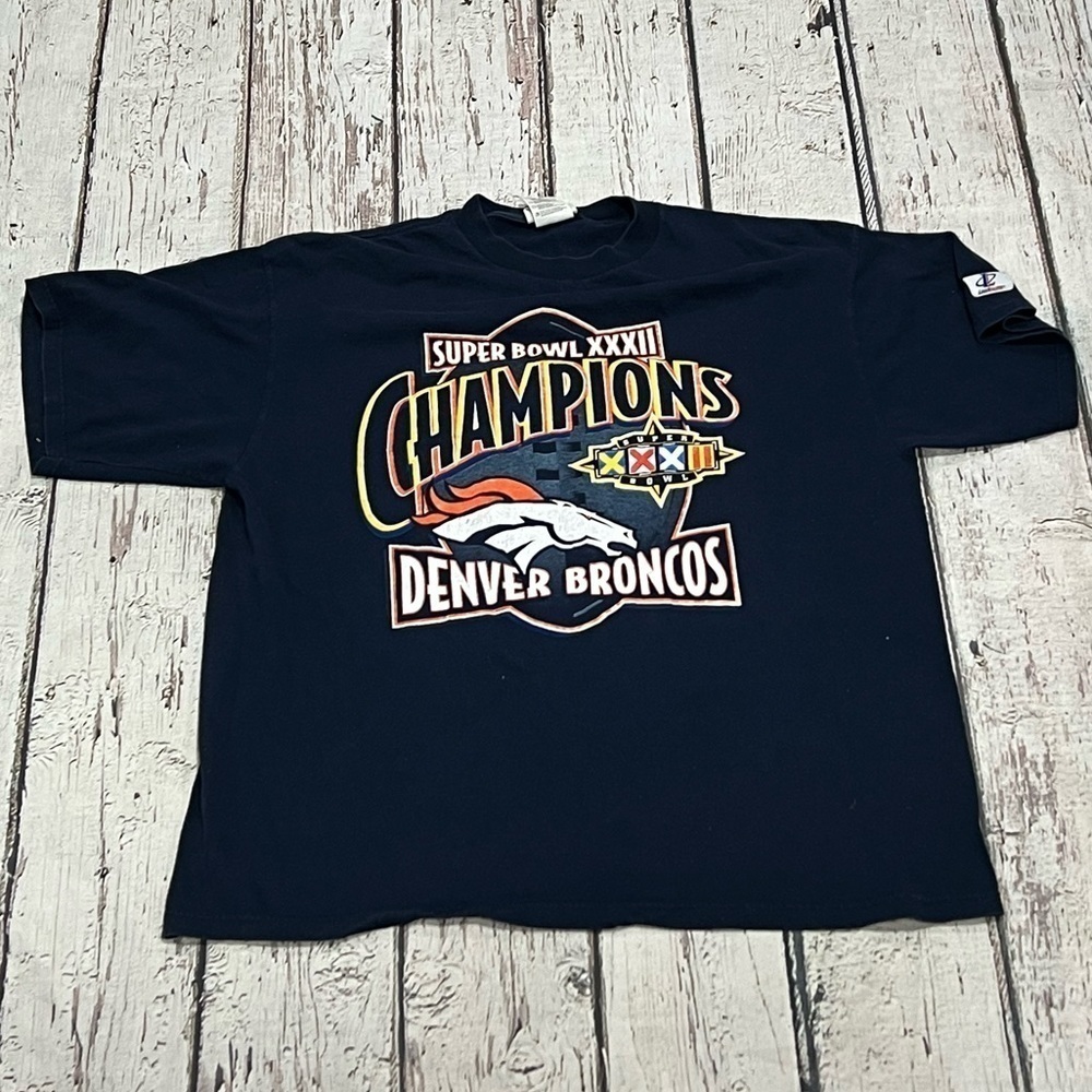Vintage Denver Broncos Super Bowl XXXII NFL Football Sports Tshirt
